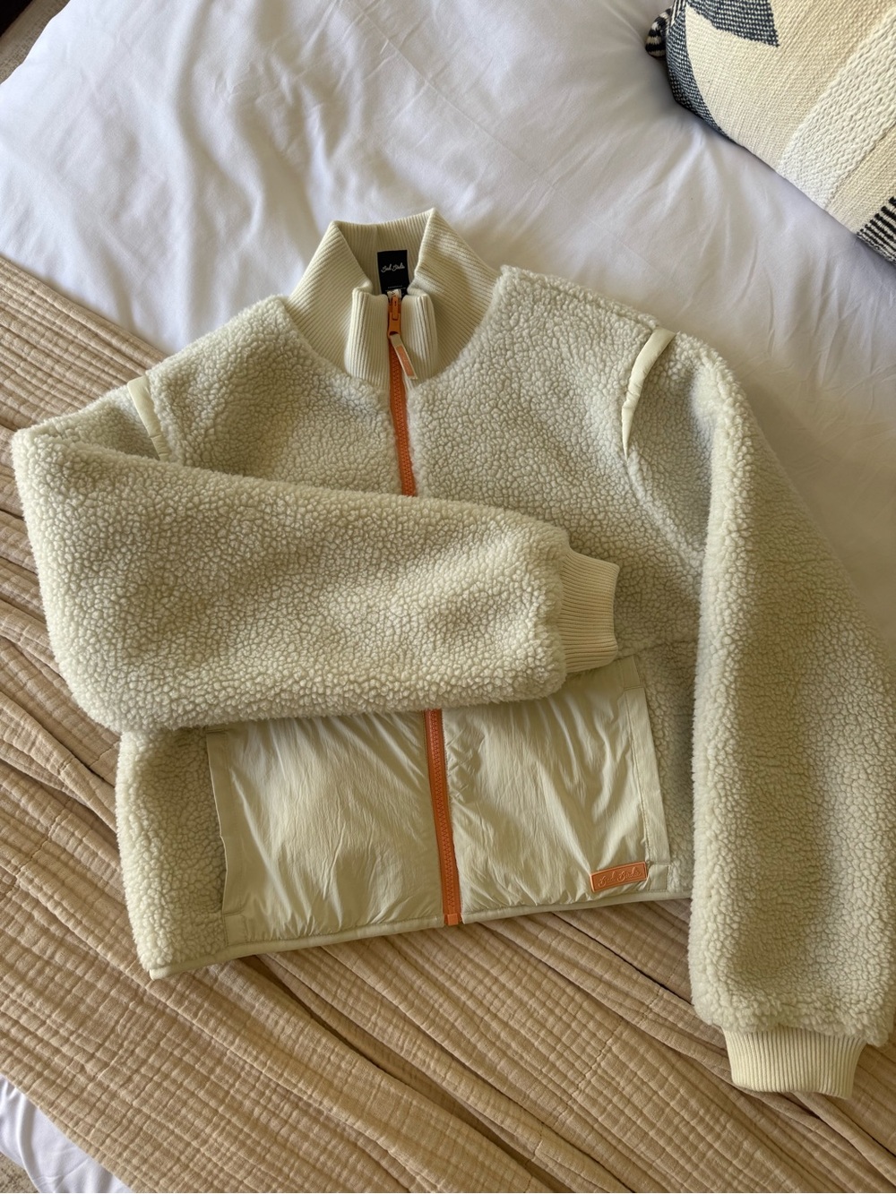 NWOT Bad Birdie Cream Reversible Insulated Sherpa Jacket with Peach Trim - XS